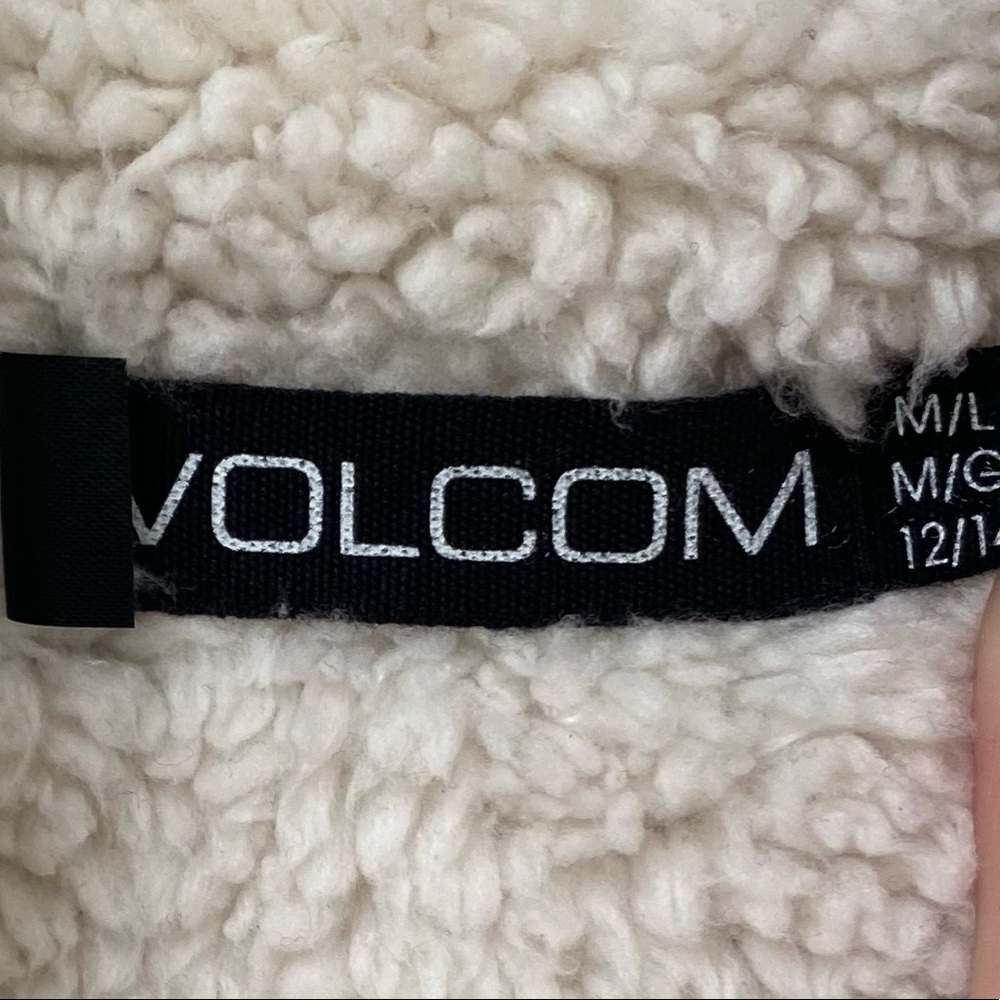 Volcom Jacket/Poncho - Picture 3 of 3